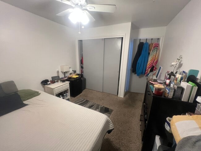 Building Photo - Golden Ridge Apartments