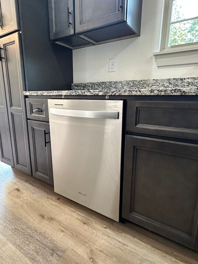 Building Photo - Now Accepting Applications – 4 BED 3 BATH | Summit Pass Subdivision | Waynesville School District