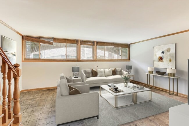 Building Photo - UIC Area 3-Bedroom Checks All the Boxes