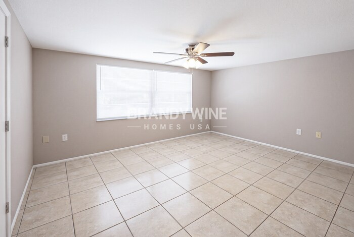 Building Photo - 7815 Treasure Pointe Dr