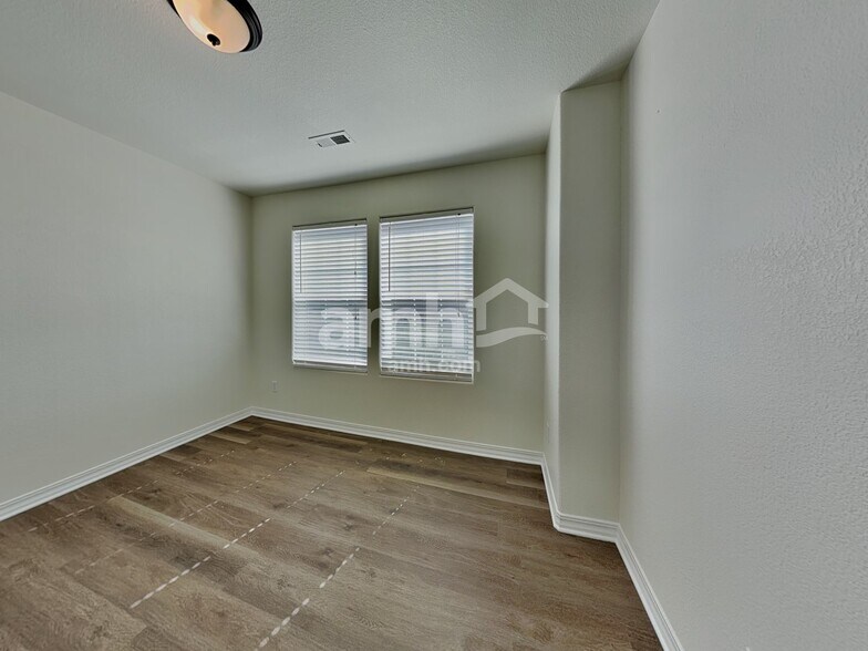 Building Photo - 3713 Winter Sun Dr