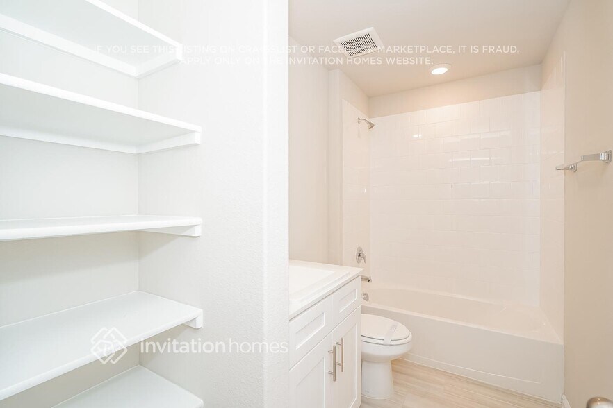 Building Photo - 433 Blanco Dr