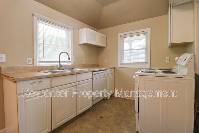 Building Photo - 512 S 55th W Ave