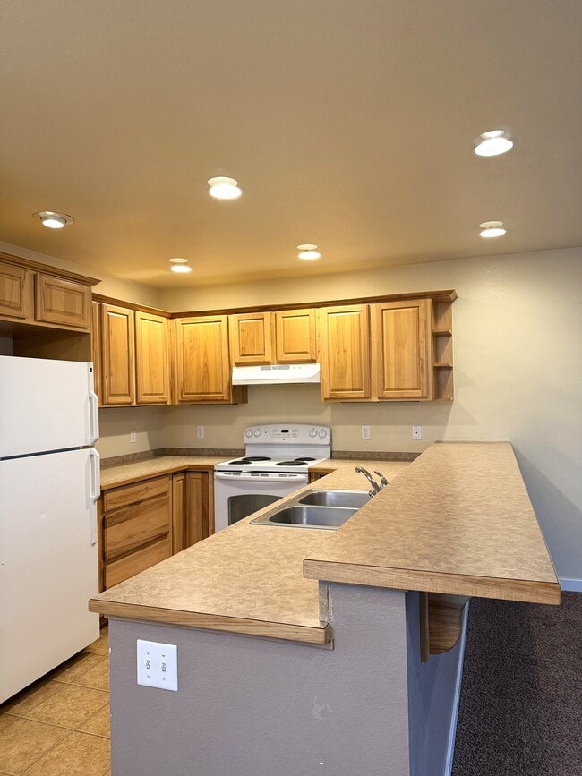 Building Photo - 205 Cooperative Way