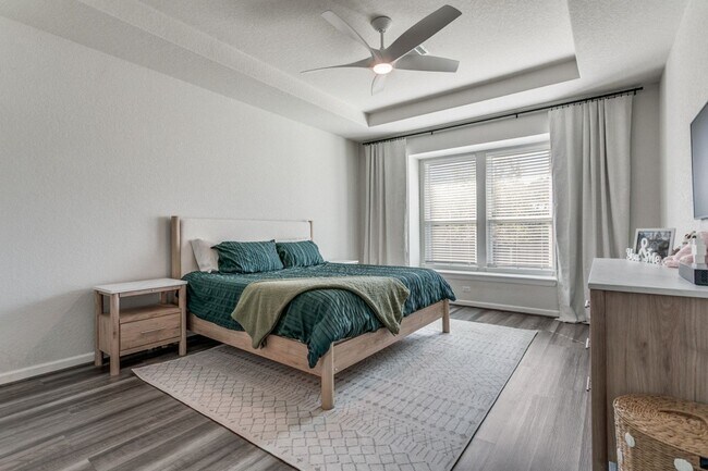 Building Photo - Beautiful Modern 2 story home!