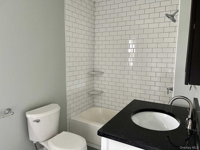 Building Photo - 21 Washington Ave