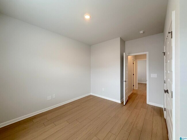 Building Photo - 237 Granby Ln
