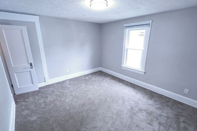 Building Photo - 893 Delia Ave