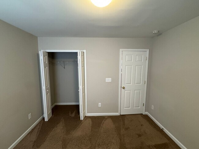 Building Photo - 2184 Winthrop Chase Dr