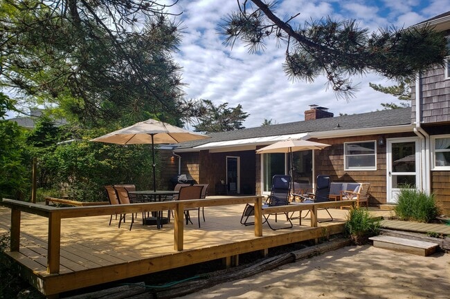 Building Photo - 79 Surf Dr