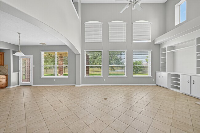 Building Photo - 10815 Lake Raven Ct