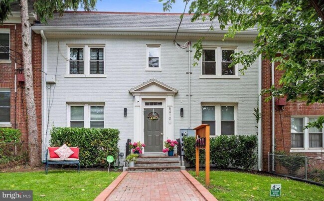 Building Photo - 5410 3rd St NW