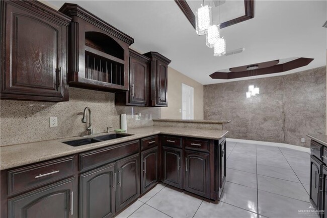 Building Photo - 7725 Wagon Trail Dr