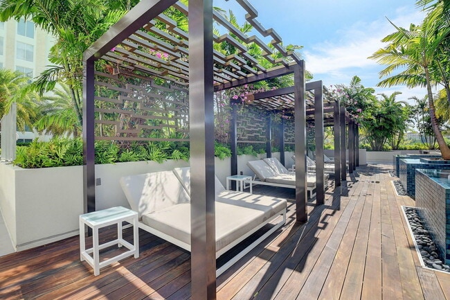 Building Photo - 200 SE Mizner Blvd