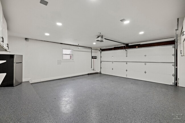 Building Photo - 1923 Pawnee Ln