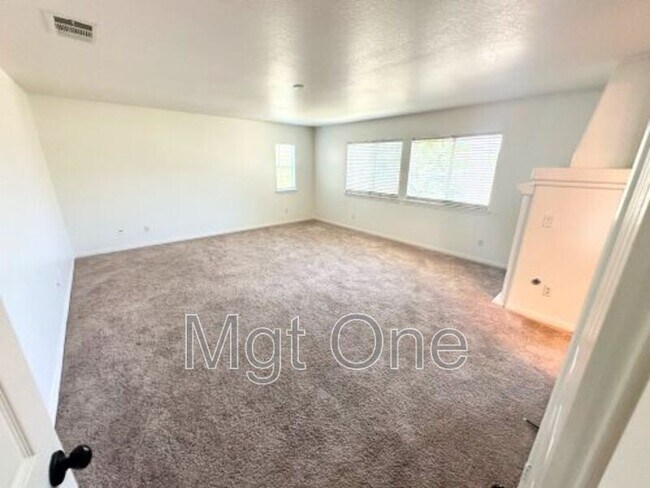 Building Photo - 11026 Evergreen Loop