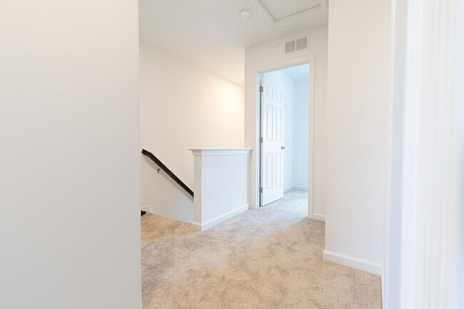 Building Photo - Brand New 3 Bed, 2.5 bath townhome in Carlisle!