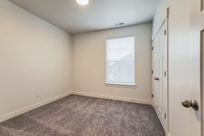 Building Photo - Modern Living in Lehi | New Build | Silico...