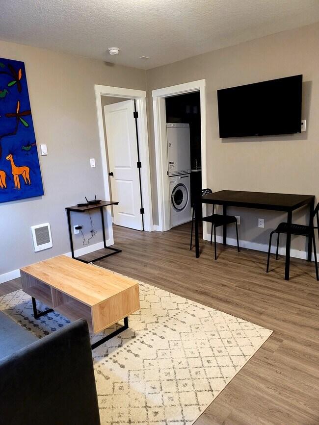 Building Photo - 6640 N Amherst St