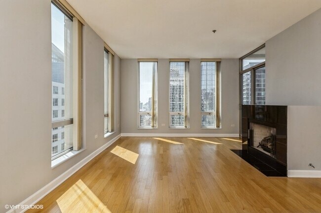 Building Photo - 1250 S Michigan Ave