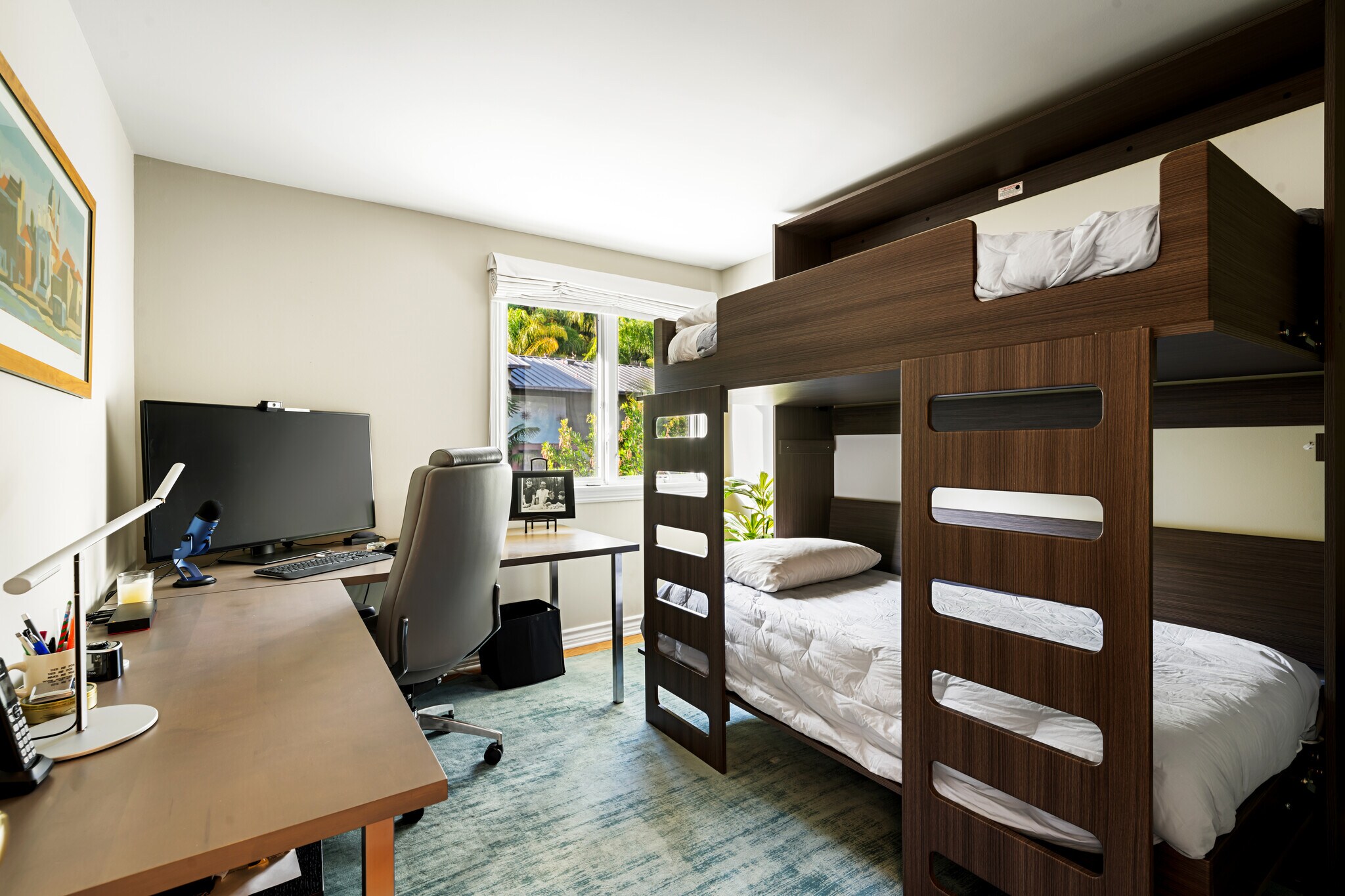 Building Photo - 2344 Banyan Dr