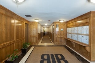 Building Photo - 1420 Chicago