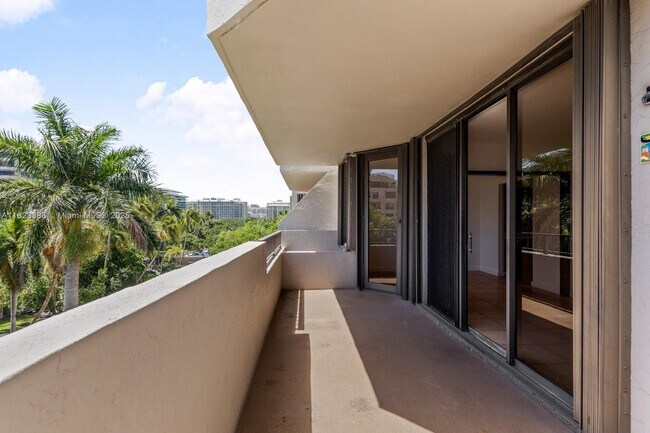Building Photo - 161 Crandon Blvd