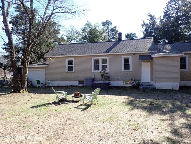Building Photo - 1490 Davidson Ave