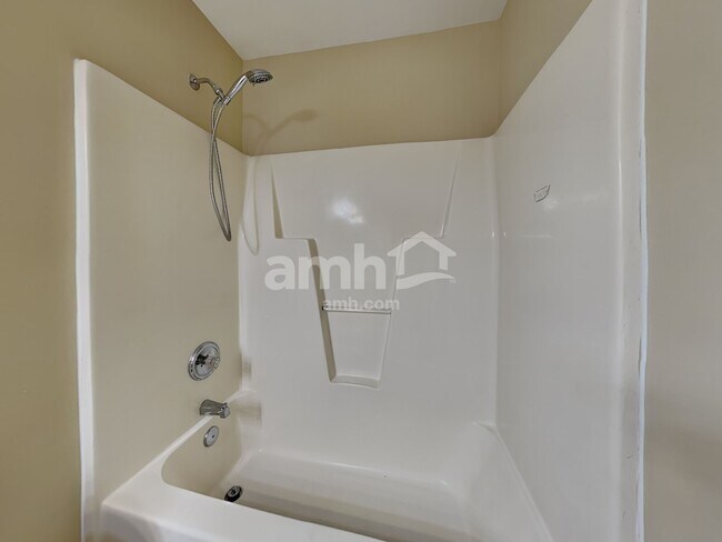 Building Photo - 169 Royalton Rd