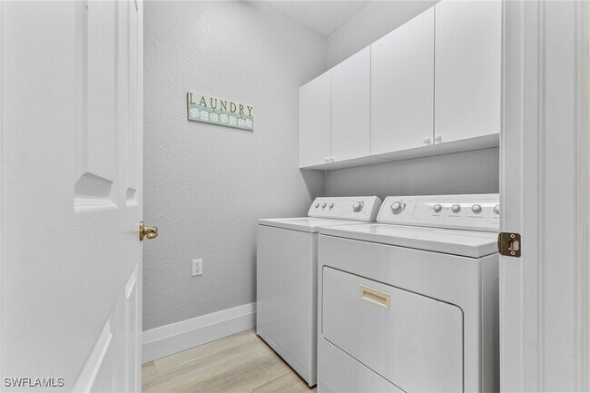 Building Photo - 9041 Whimbrel Watch Ln