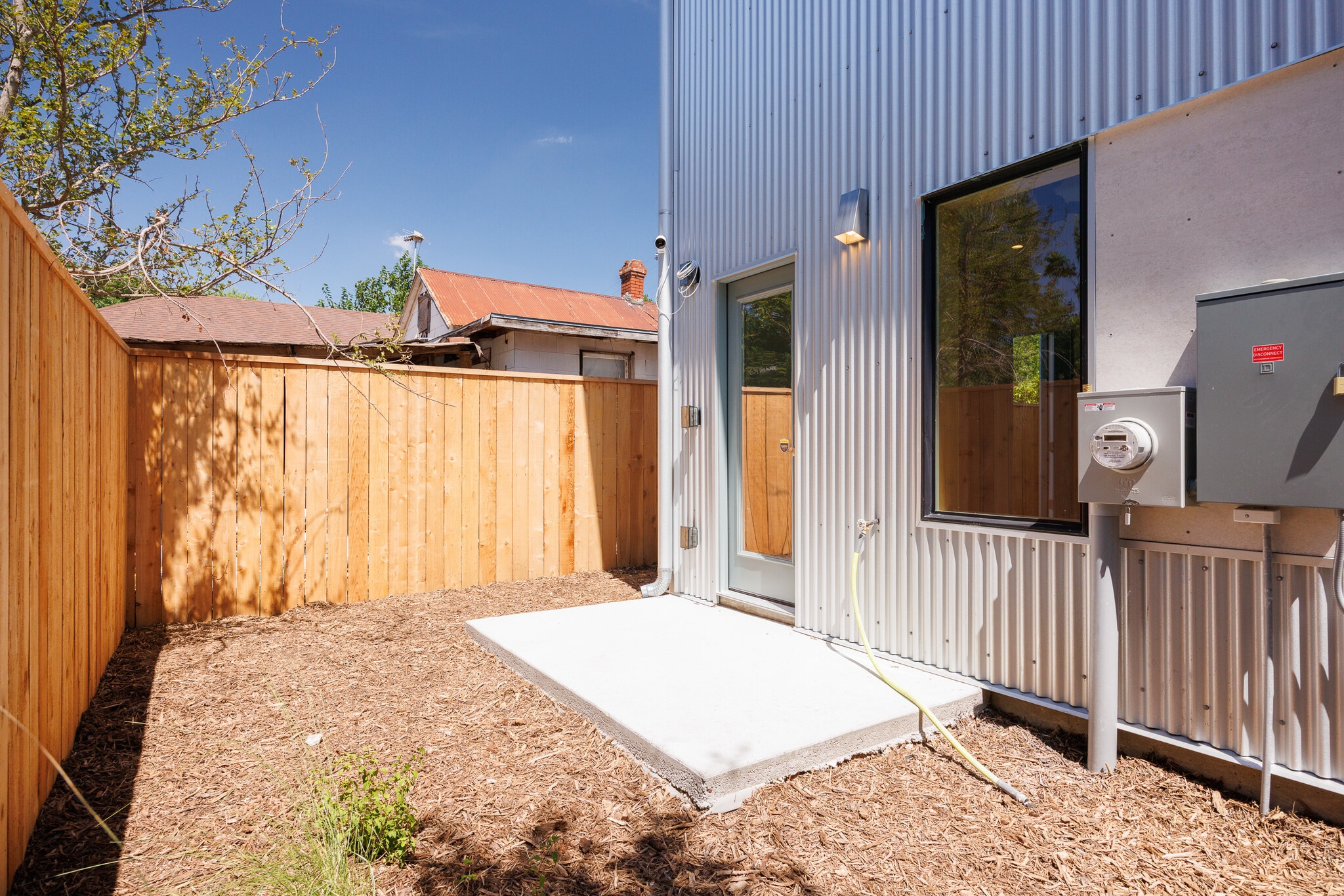 Building Photo - 626 Delaware St