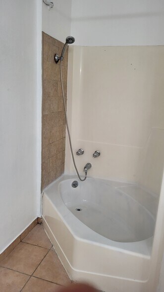 Building Photo - 26214 President Ave