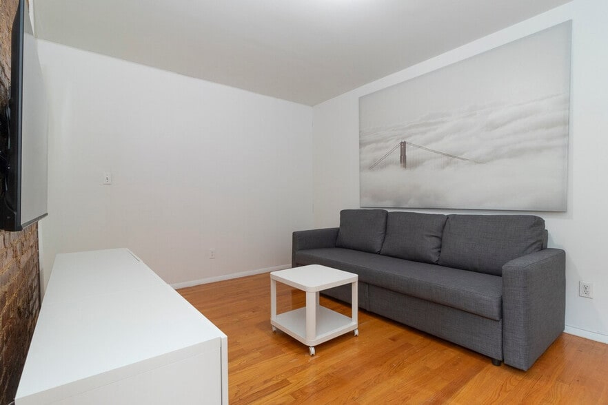 Building Photo - 317 E 93rd St