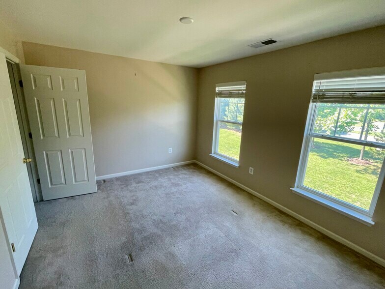 Building Photo - 1727 Idlewild Blvd