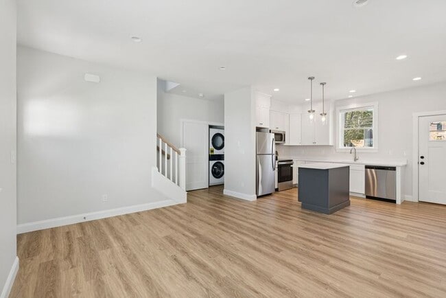 Building Photo - 3 Hoxton Ln