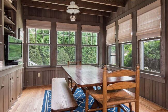 Building Photo - 15 Willard Ave