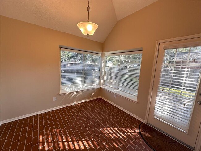 Building Photo - 3734 Paigewood Dr