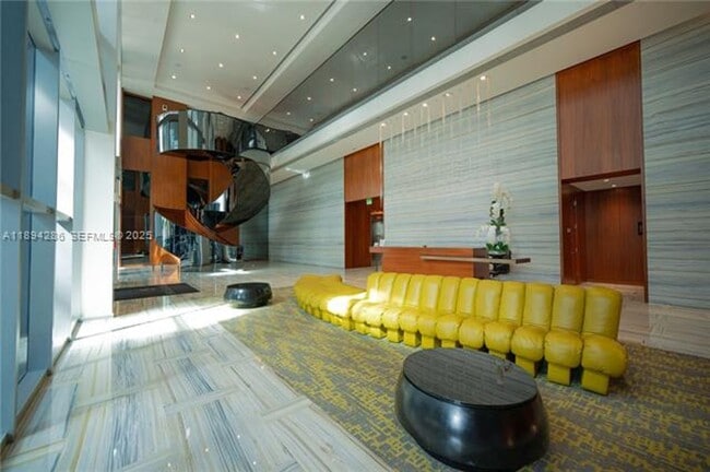 Building Photo - 1300 Brickell Bay Dr