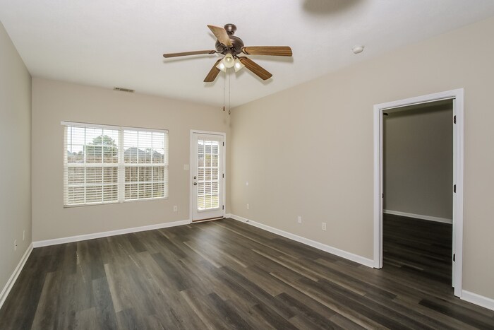 Building Photo - 151 Grove Landing Ct