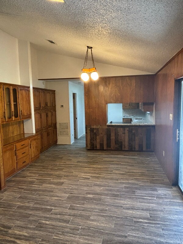 Building Photo - 1931 Post Oak Dr