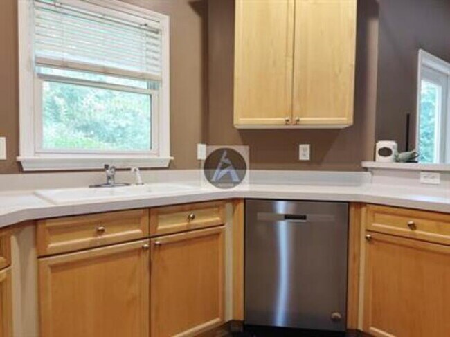 Building Photo - 236 Flagstone Way