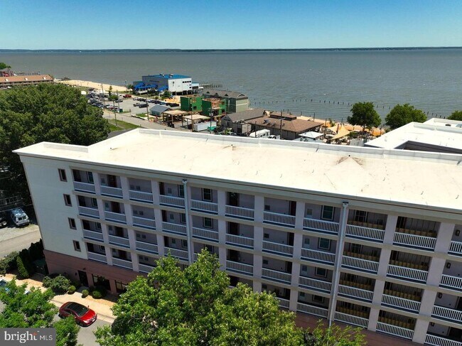 Building Photo - 103 N Irving Ave
