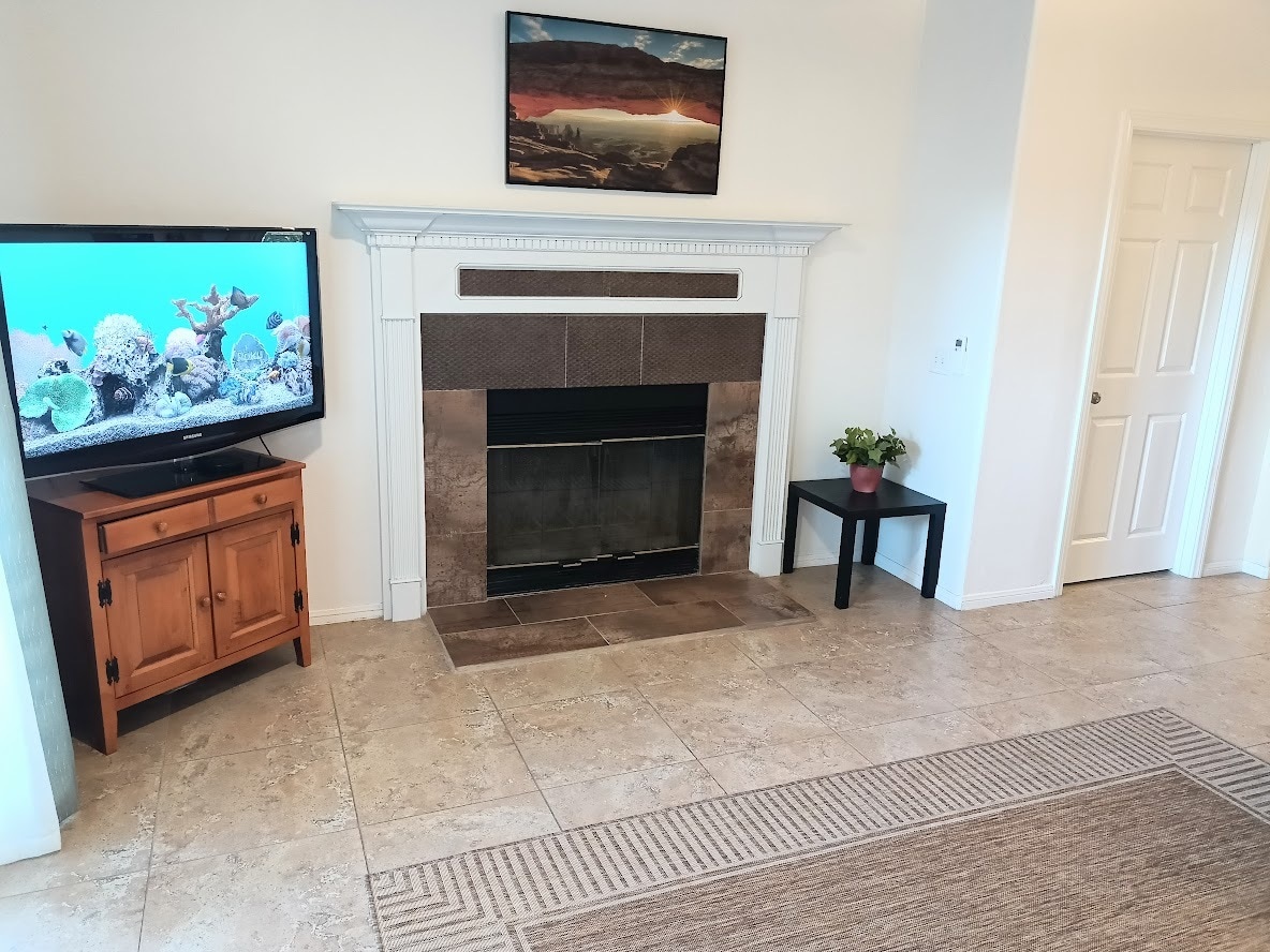 Large Samsung TV - 1620 1/4 York Dr