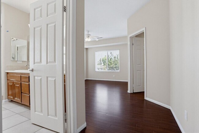 Building Photo - 3 Bedroom Home Available Now!