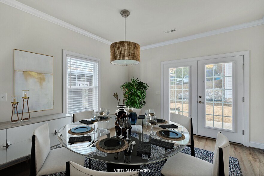 staged kitchen - 3408 Avenham Ave SW