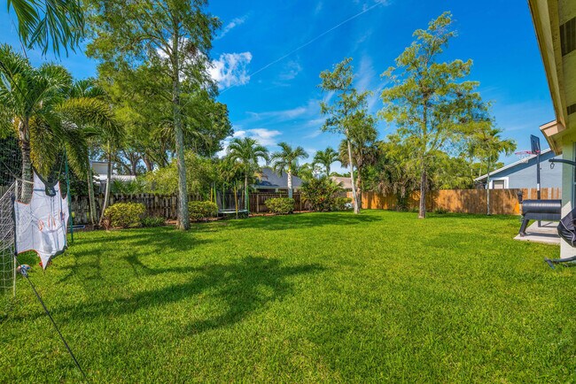 Building Photo - 14510 Paddock Dr