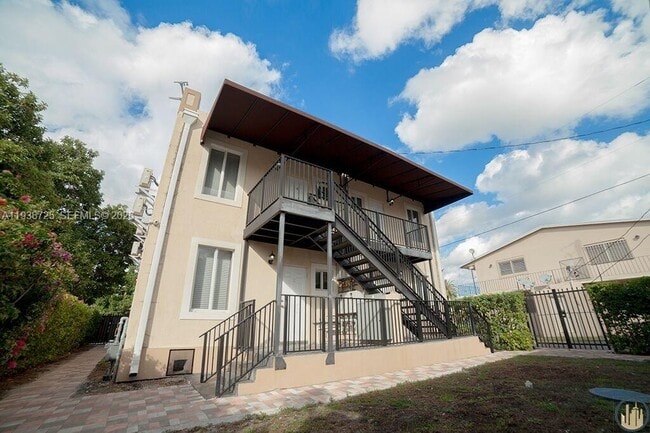 Building Photo - 1752 NW 1st St