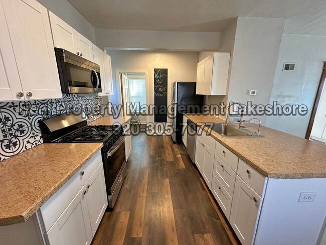 Building Photo - Updated 2 Bedroom Home | Great Location