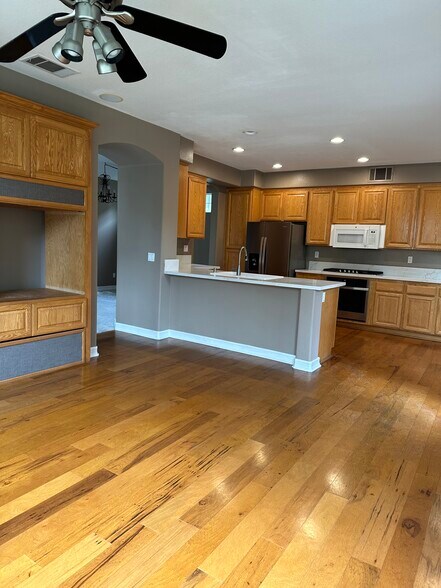 Building Photo - 5504 Foxtail Loop