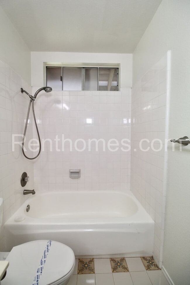 Building Photo - 10258 Grayfox Dr